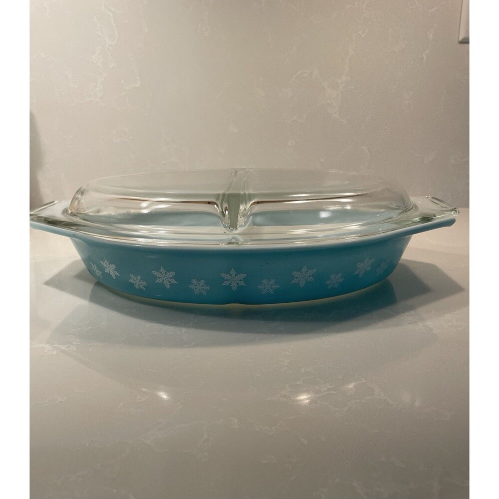Pyrex Vintage Turquoise Blue Snowflake 1.5 Quart Divided Casserole Dish #34